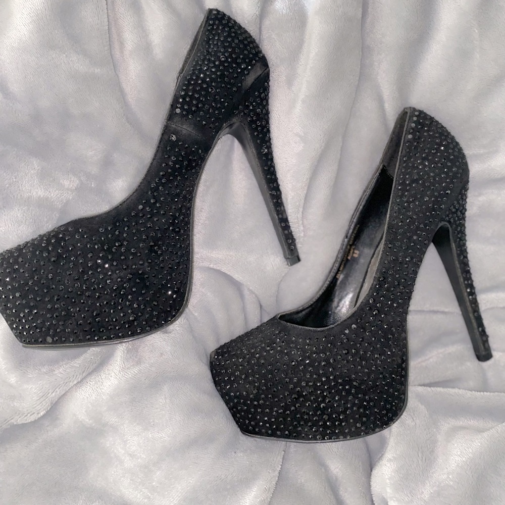 Black 4 inch heels